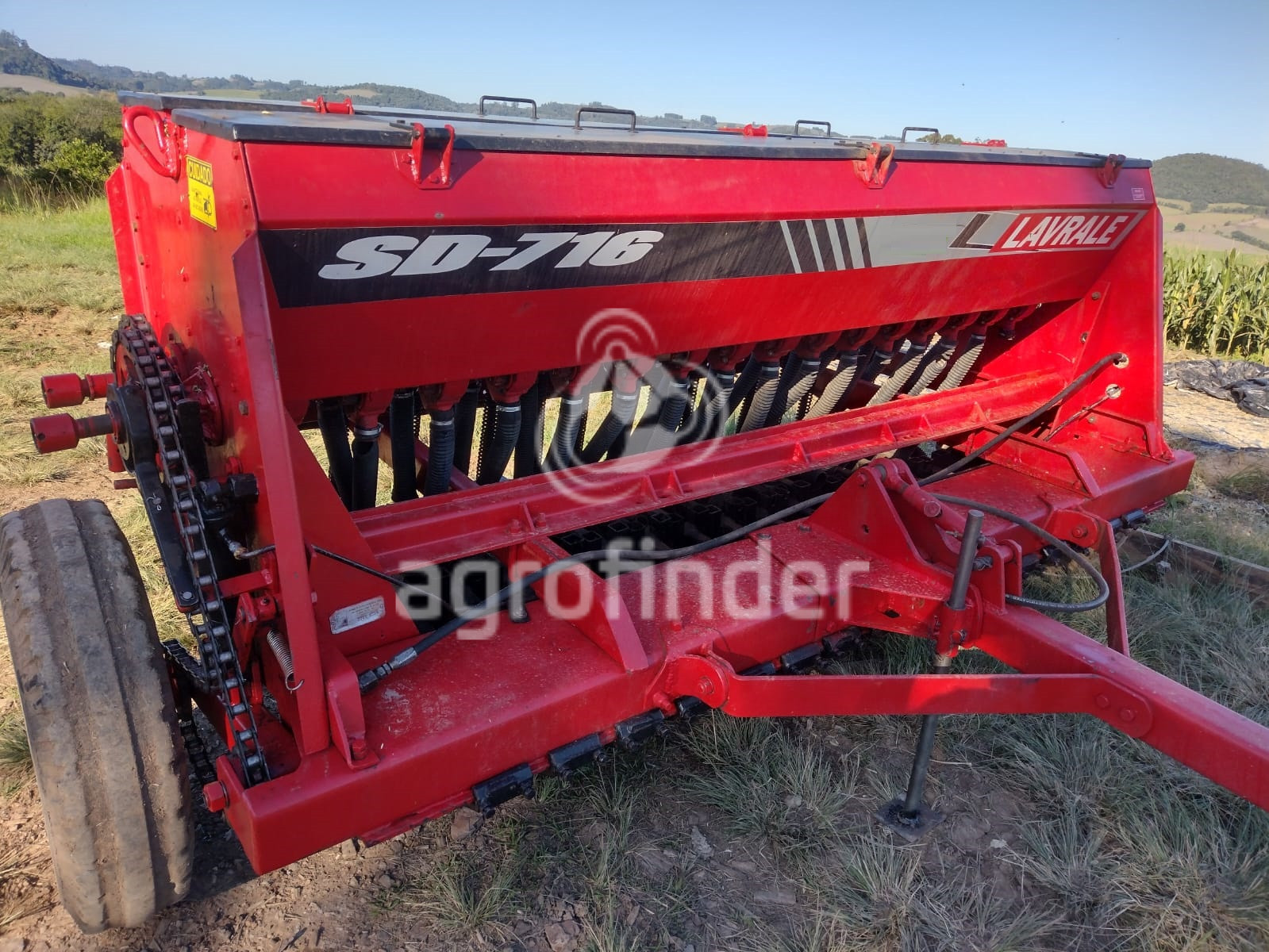 Plantadeira de Inverno Lavrale SD-716 ano 1990 | agrofinder